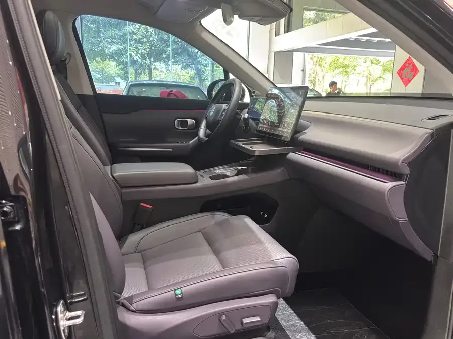 Leapmotor C16 Leapmotor C16 2024 Pure Electric 580 Premium Edition 2025 — миниатюра 4