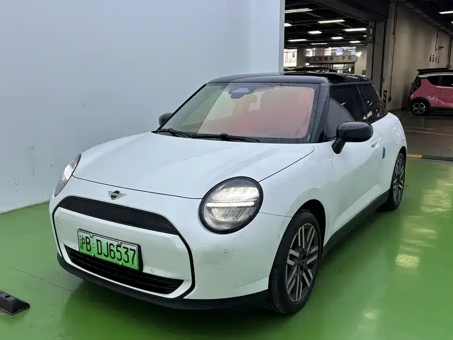 MINI electric COOPER Electric MINI COOPER 2025 456km COOPER E Classic 2025 — фото 1, купить с доставкой в Москву