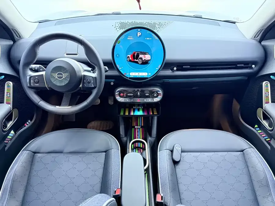 MINI Electric ACEMAN Electric MINI ACEMAN 2024 E Classic 2025 — миниатюра 3