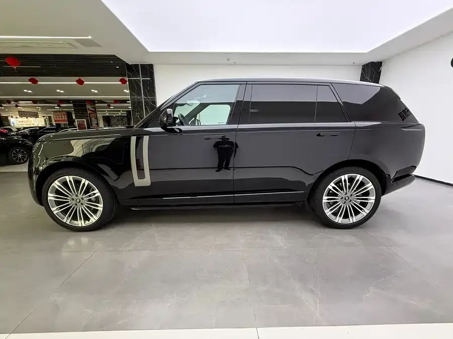 Land Rover Range Rover Range Rover 2023 3.0 L6 400PS Seven-seat Extended Edition 2023 — миниатюра 2