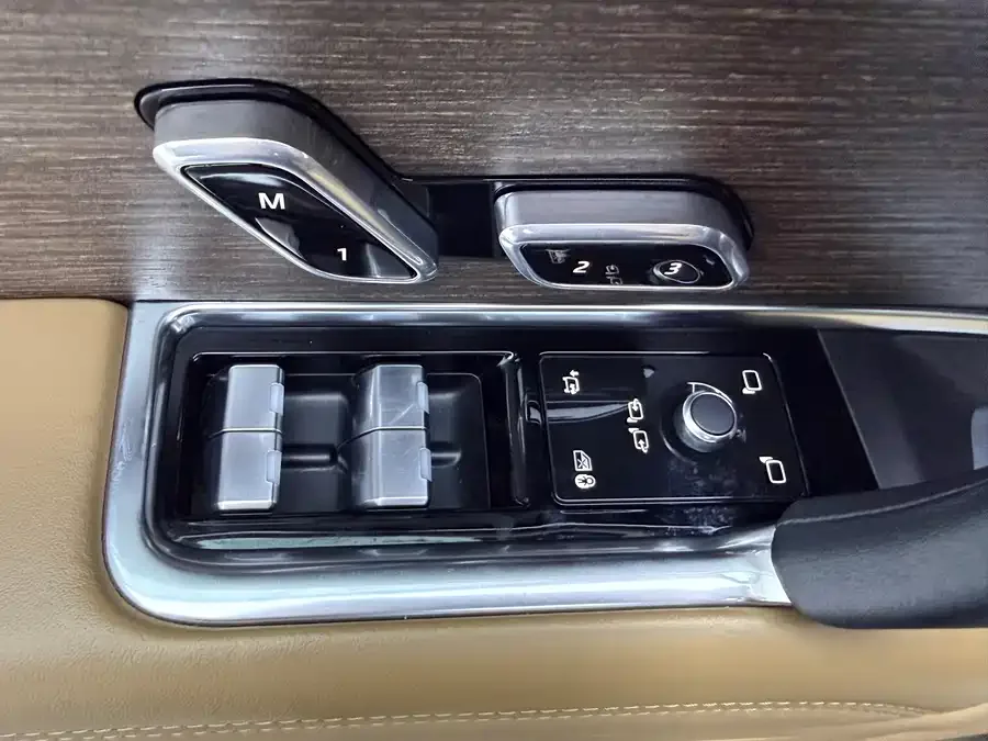 Land Rover Range Rover Range Rover 2023 3.0 L6 400PS Seven-seat Extended Edition 2023 — миниатюра 5