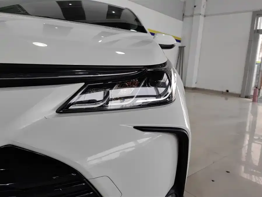 Toyota Corolla 2021 Corolla Hybrid 1.8L E-CVT Elite Edition 2022 — миниатюра 2