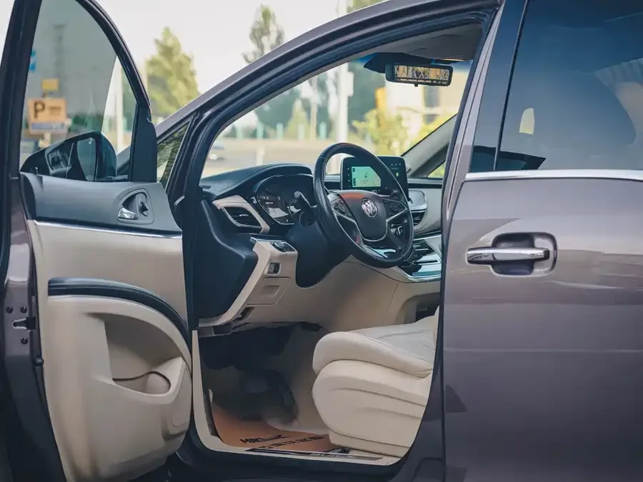 Buick GL8 2023 Land Business Class Premium Edition 2023 — миниатюра 2