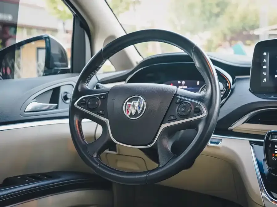 Buick GL8 2023 Land Business Class Premium Edition 2023 — миниатюра 3
