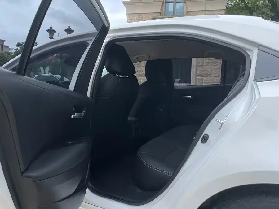 Toyota Corolla Corolla 2022 TNGA 1.5L CVT Pioneer Edition 2022 — миниатюра 2