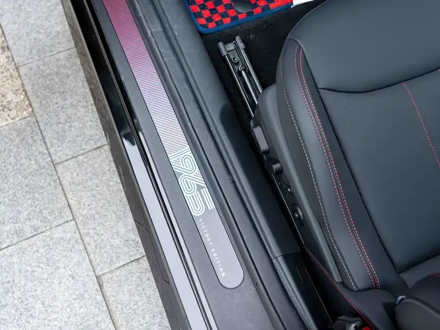 MINI electric JCW 2025 MINI JCW Electric Monte Carlo Nights 60th Anniversary Edition 2025 — миниатюра 3