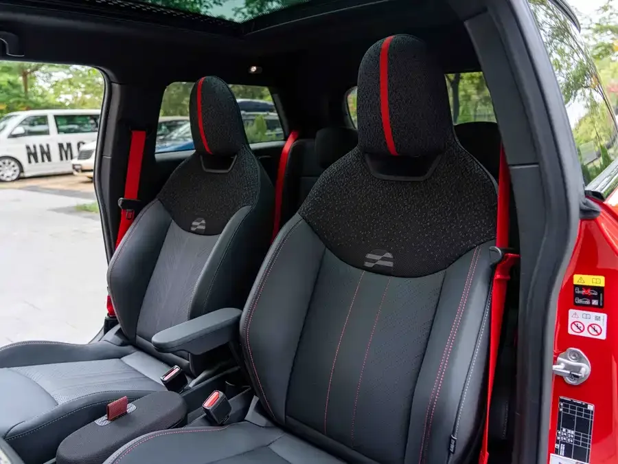 MINI electric JCW 2025 MINI JCW Electric Monte Carlo Nights 60th Anniversary Edition 2025 — миниатюра 4