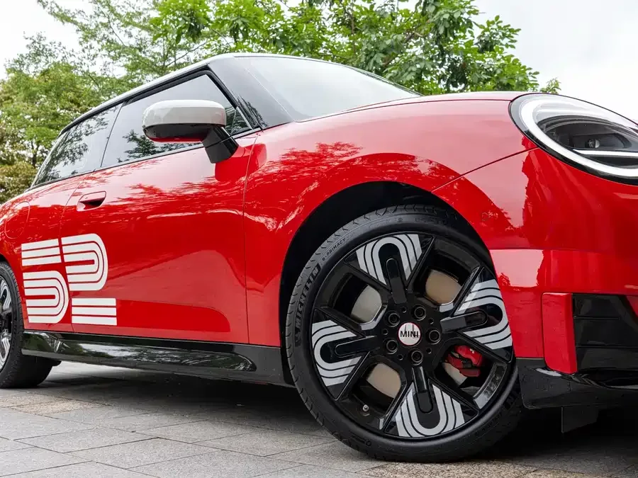 MINI electric JCW 2025 MINI JCW Electric Monte Carlo Nights 60th Anniversary Edition 2025 — миниатюра 5