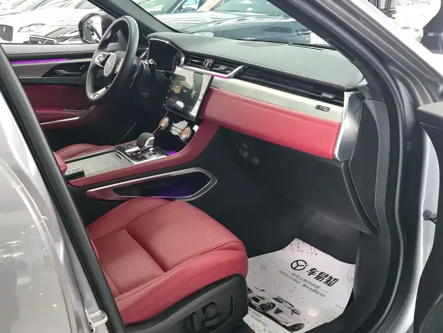 Jaguar F-Pace 2024 P250 R-Dynamic S 2023 — миниатюра 3