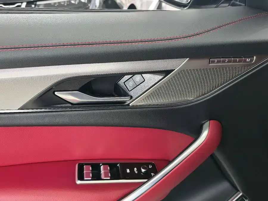Jaguar F-Pace 2024 P250 R-Dynamic S 2023 — миниатюра 4