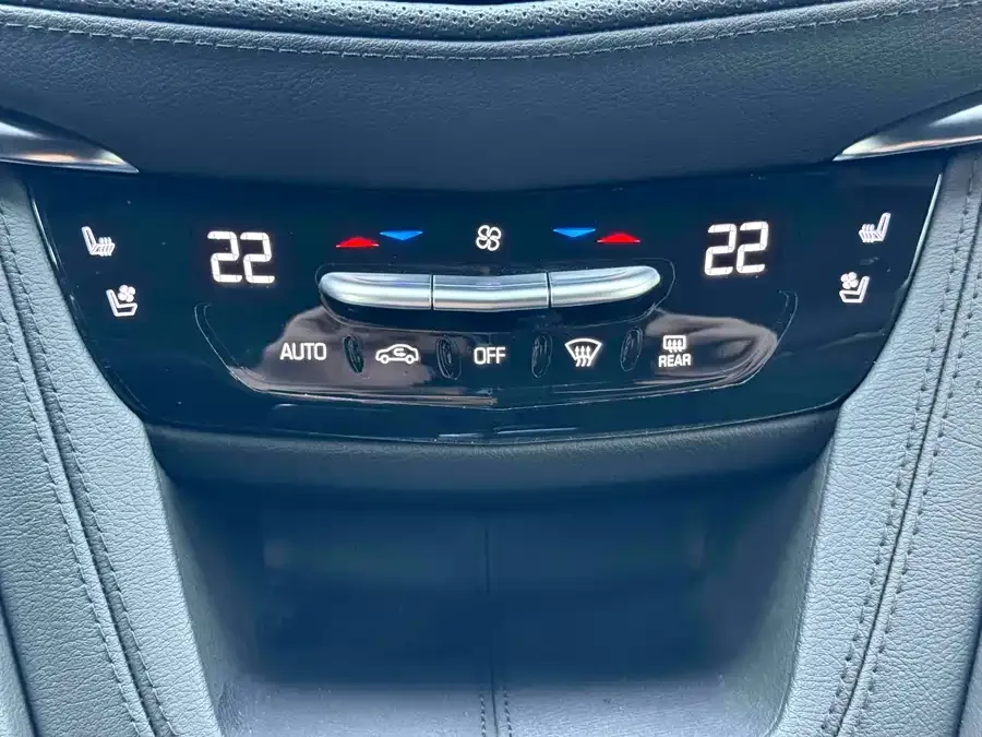Cadillac XT5 2023 2.0T 4WD Premium Edition (Ultimate Edition) 2024 — миниатюра 3