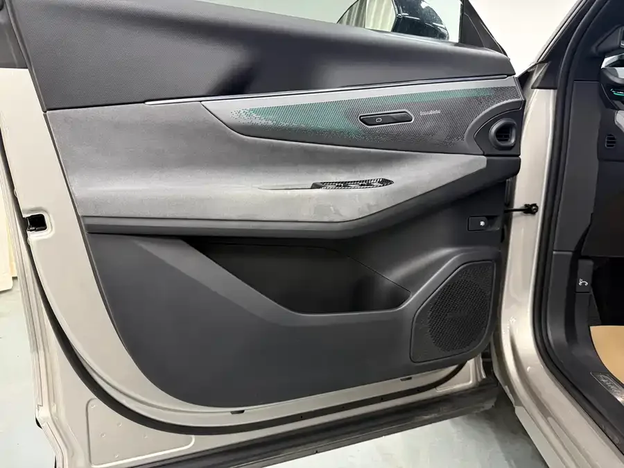 Lynk & Co 08 EM-P Lynk & Co 08 EM-P 2023 model 245km ultra-long range Halo 2023 — миниатюра 5