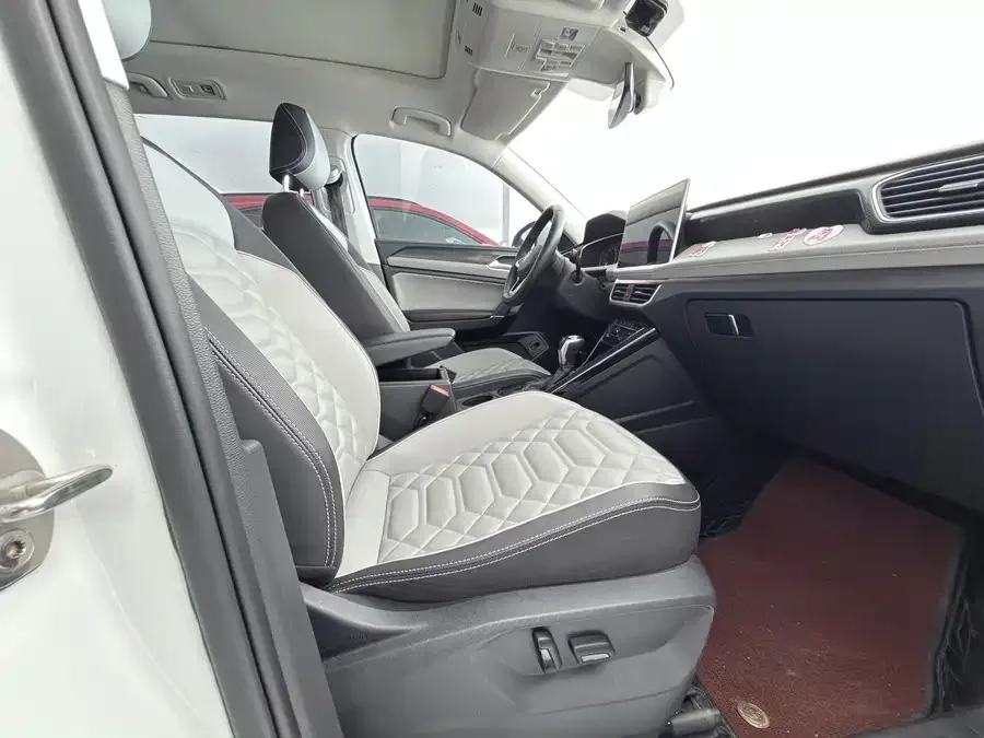 Volkswagen Tayron Tanyue 2023 330TSI 2WD Luxury Plus Advanced Edition 2022 — миниатюра 2