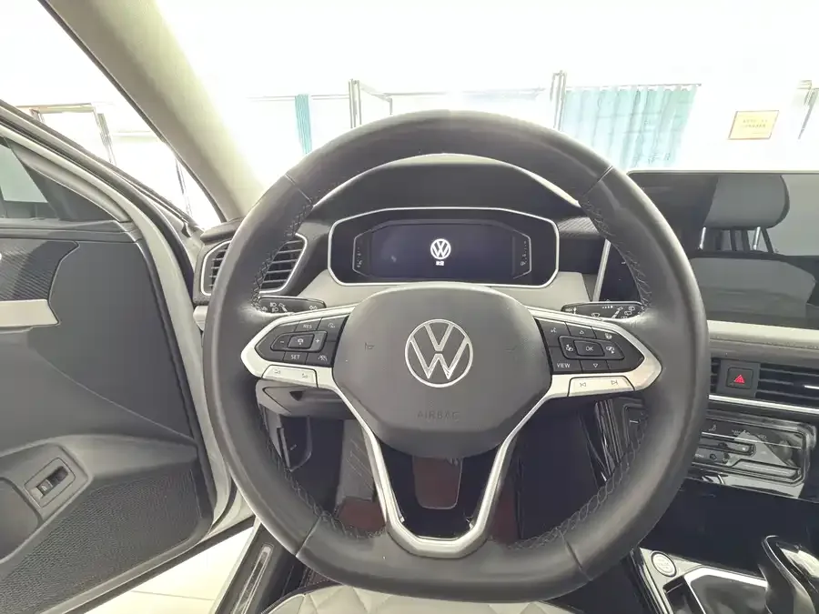 Volkswagen Tayron Tanyue 2023 330TSI 2WD Luxury Plus Advanced Edition 2022 — миниатюра 3