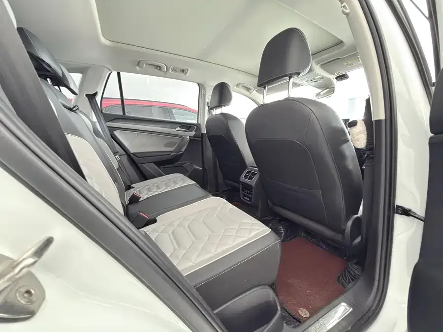 Volkswagen Tayron Tanyue 2023 330TSI 2WD Luxury Plus Advanced Edition 2022 — миниатюра 5