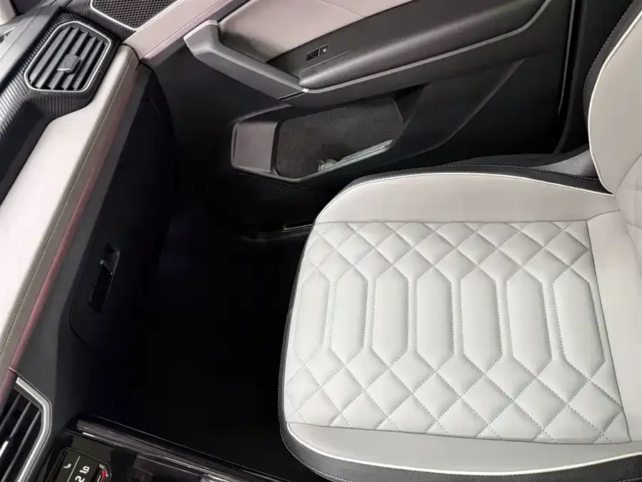 Volkswagen Tayron Tanyue 2023 280TSI 2WD Luxury Plus Advanced Edition 2023 — миниатюра 4