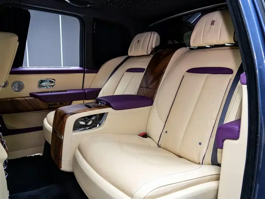 Rolls-Royce Cullinan Cullinan 2018 four-seat version 2022 — миниатюра 4