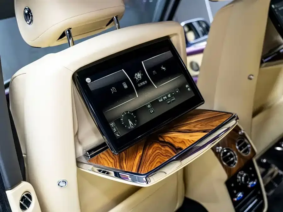Rolls-Royce Cullinan Cullinan 2018 four-seat version 2022 — миниатюра 5
