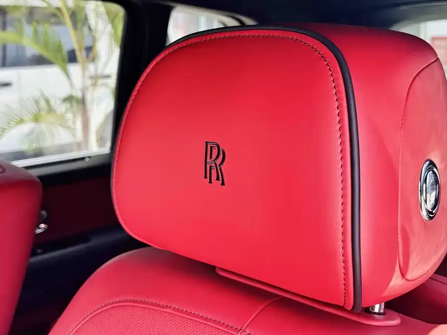 Rolls-Royce Cullinan Cullinan 2018 four-seat version 2022 — миниатюра 4