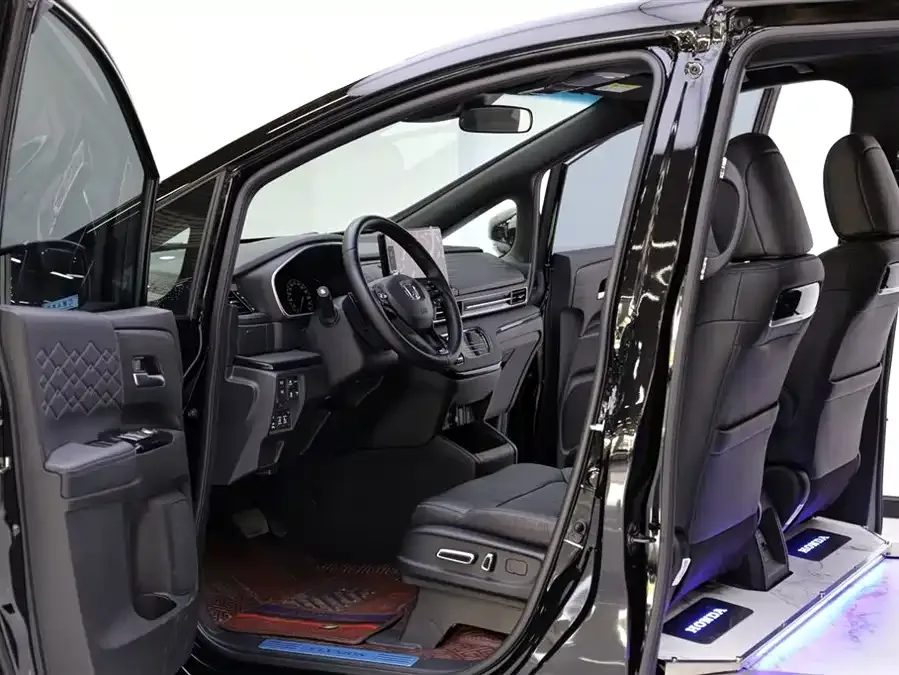 Honda Elysion Elysion 2024 2.0L e:HEV Luxury Edition 2025 — миниатюра 2
