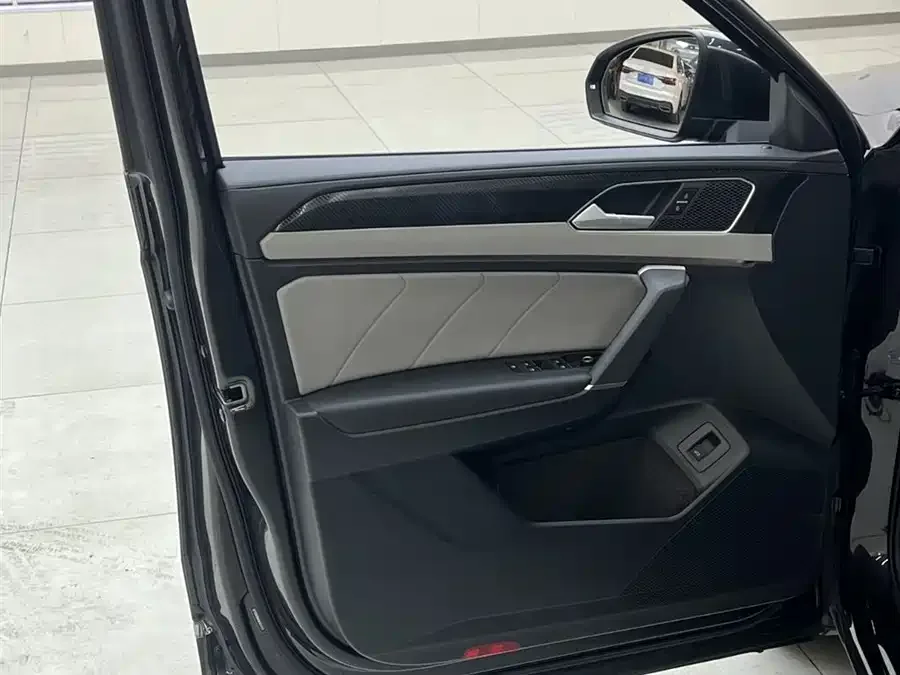 Volkswagen Tayron Tanyue 2023 280TSI 2WD Luxury Plus Advanced Edition 2022 — миниатюра 5
