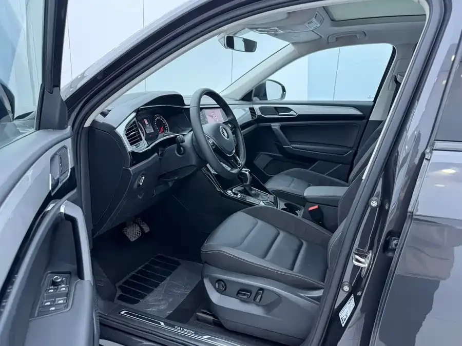 Volkswagen Tayron Tanyue 2022 280TSI 2WD Luxury Smart Edition 2022 — миниатюра 4