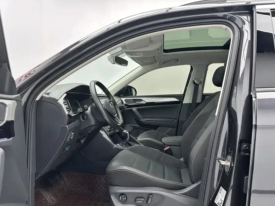 Volkswagen Tayron Tanyue 2022 280TSI 2WD Luxury Smart Edition 2022 — миниатюра 2