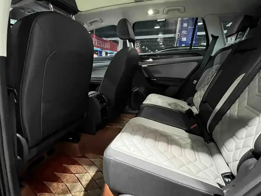 Volkswagen Tayron Tanyue 2023 300TSI 2WD Luxury Plus Advanced Edition 2024 — миниатюра 2
