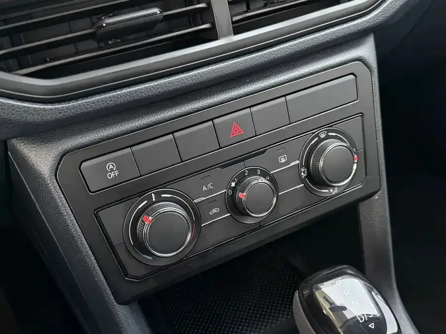 Volkswagen Tiguan (Tharu) Tuyue 2025 New 1.5L Ruijin Edition 2025 — миниатюра 3