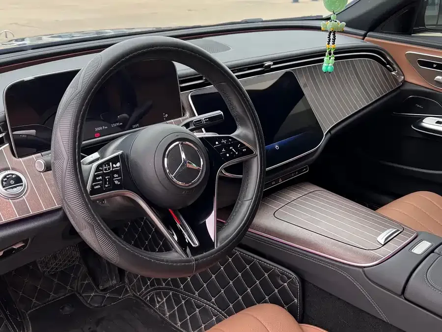 Mercedes-Benz E-Class 2026 Mercedes-Benz E-Class E 300 L Fashion Edition 2025 — миниатюра 4