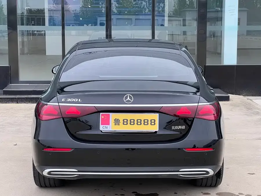 Mercedes-Benz E-Class 2026 Mercedes-Benz E-Class E 300 L Fashion Edition 2025 — миниатюра 5