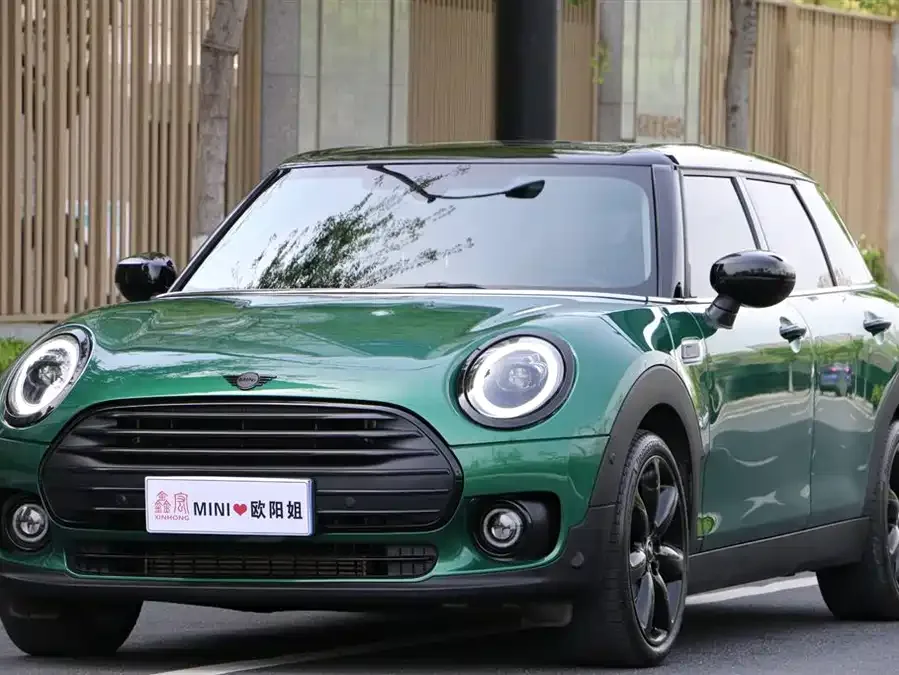 MINI CLUBMAN MINI CLUBMAN 2022 1.5T COOPER Connoisseur 2022 — фото 1, купить с доставкой в Москву