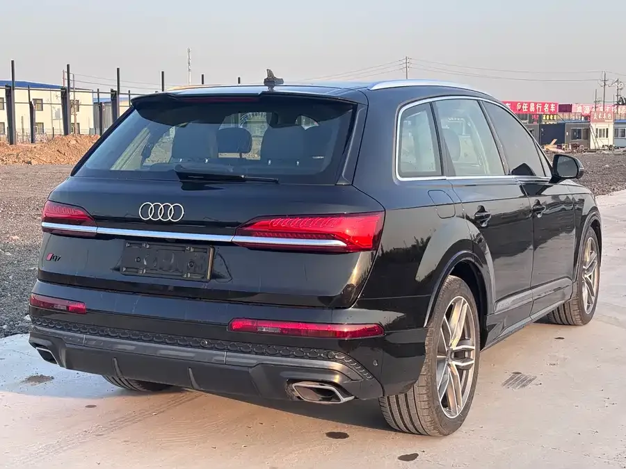 Audi Q7 2024 45 TFSI quattro S line Black Warrior 2024 — миниатюра 3