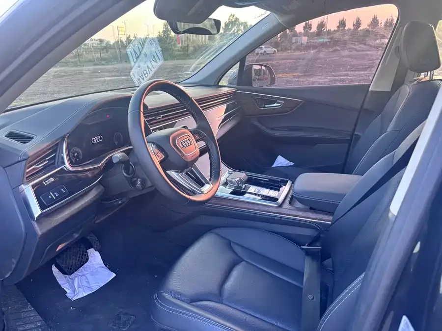 Audi Q7 2024 45 TFSI quattro S line Black Warrior 2024 — миниатюра 4