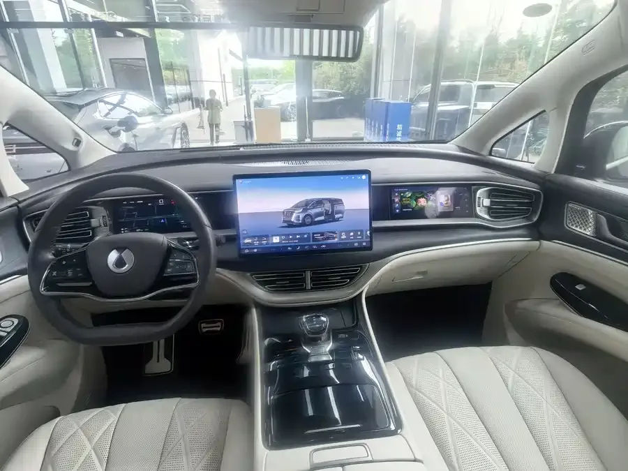 BYD D9 Denza D9 2025 DM-i Intelligent Driving Edition 1020 Four-Wheel Drive Flagship Model 2025 — миниатюра 2