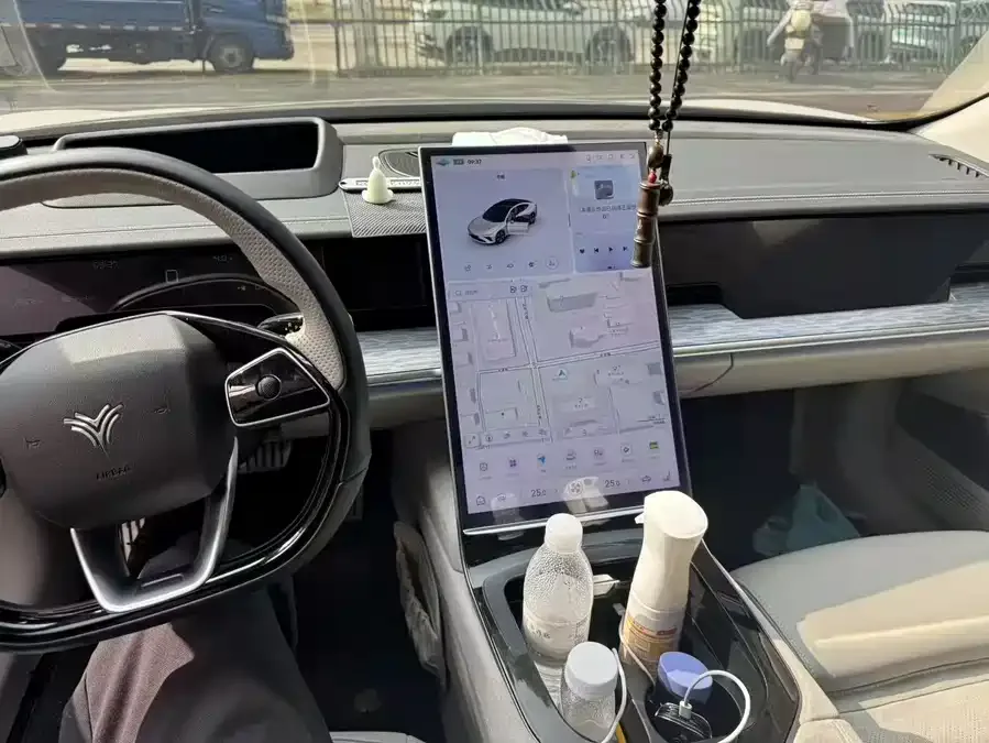 NETA Nezha S Nezha S 2022 extended range version 1160km rear-wheel drive large version 2023 — миниатюра 2