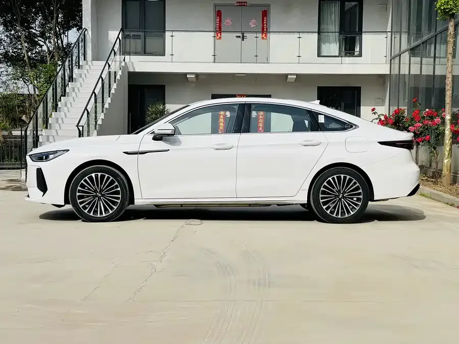 Chery Fengyun A8L Fengyun A8L 2025 1.5TGDI 145km Luxury Edition 2026 — миниатюра 5