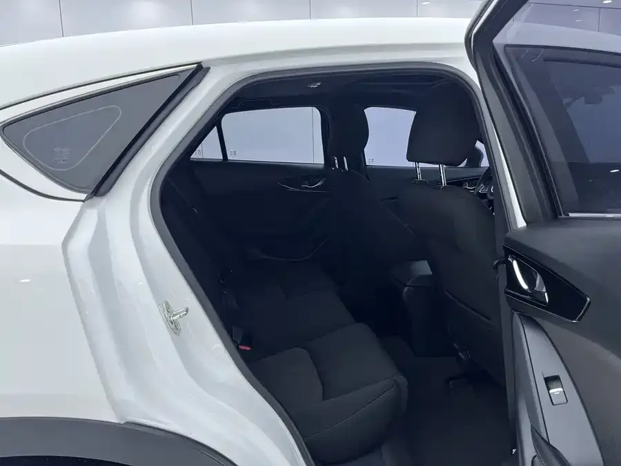 Mazda CX-4 2021 2.0L Automatic 2WD Blue Sky Vitality Edition 2023 — миниатюра 4