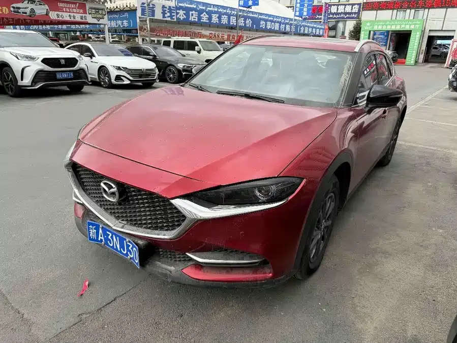 Mazda CX-4 2021 2.0L Automatic 2WD Blue Sky Premium Edition 2022 — фото 1, купить с доставкой в Москву