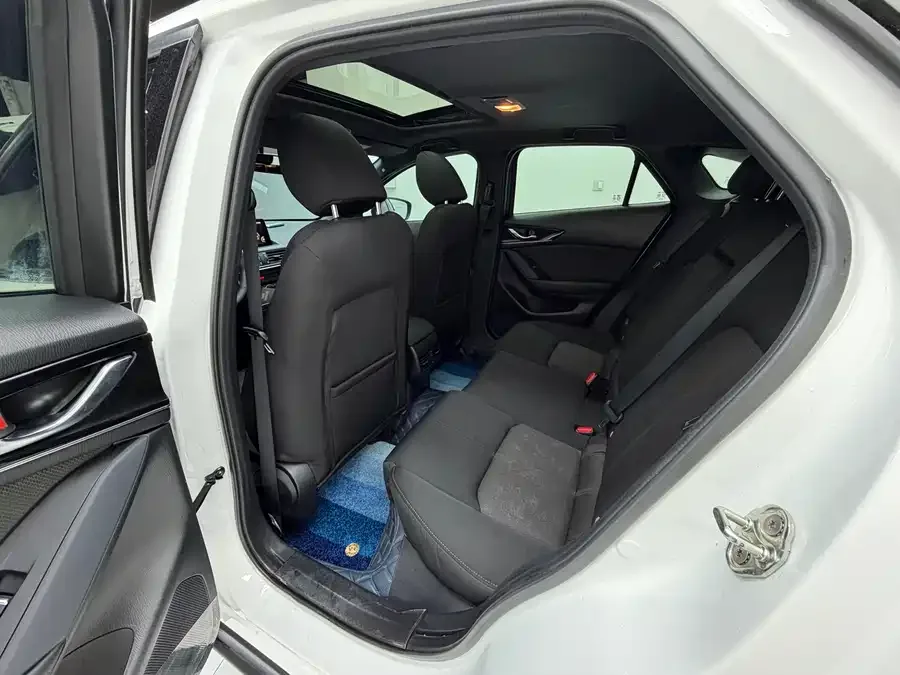 Mazda CX-4 2021 2.0L Automatic 2WD Blue Sky Explorer Edition 2023 — миниатюра 4