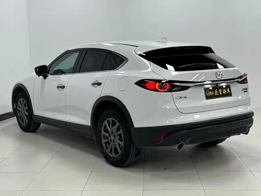 Mazda CX-4 2021 2.0L Automatic 2WD Blue Sky Vitality Edition 2023 — миниатюра 2