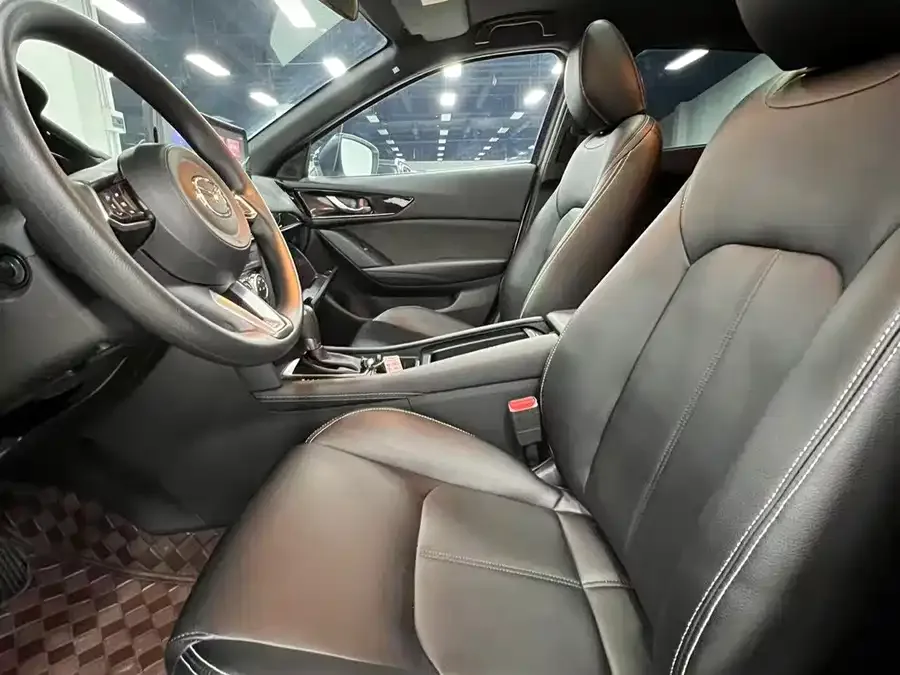 Mazda CX-4 2021 2.0L Automatic 2WD Blue Sky Vitality Edition 2023 — миниатюра 3