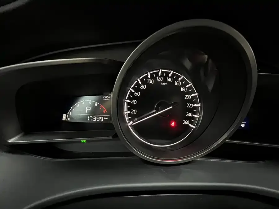 Mazda CX-4 2021 2.0L Automatic 2WD Blue Sky Vitality Edition 2023 — миниатюра 5
