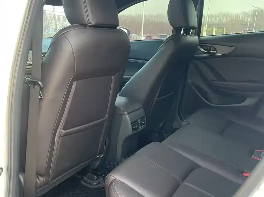Mazda CX-4 2021 2.0L Automatic 2WD Blue Sky Premium Edition 2023 — миниатюра 2
