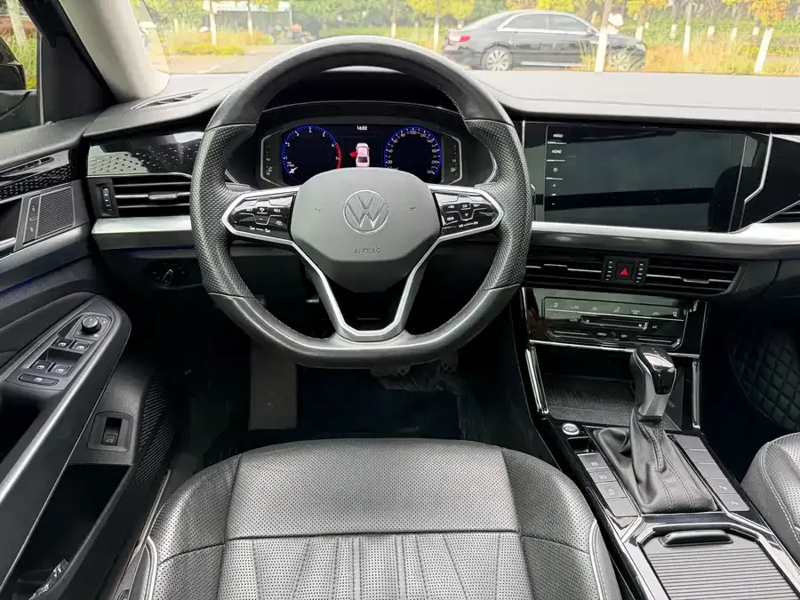 Volkswagen Passat Passat 2022 330TSI Deluxe Edition 2022 — миниатюра 3
