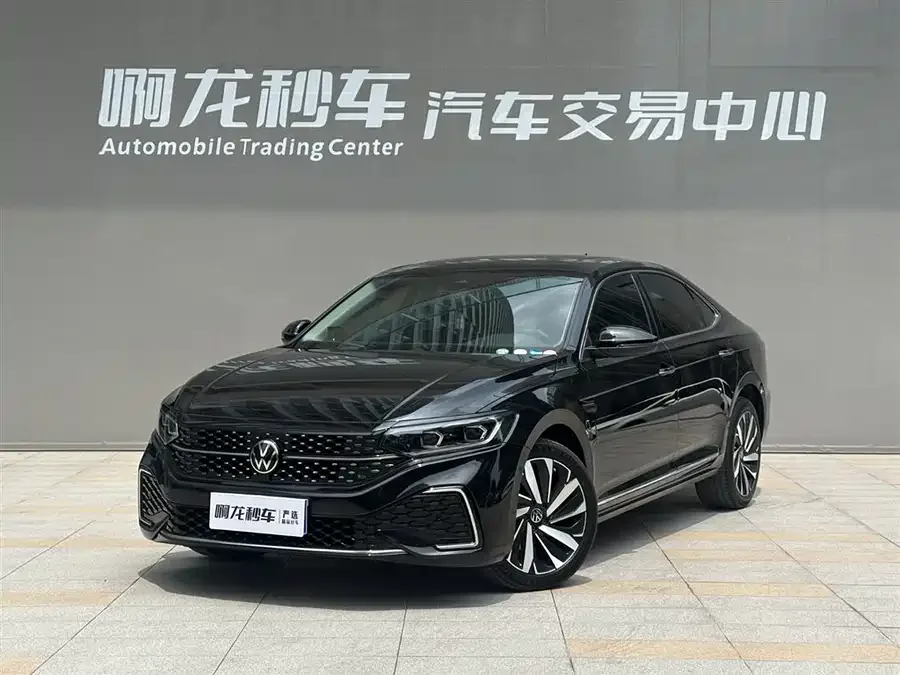 Volkswagen Passat Passat 2022 330TSI Starry Sky Deluxe Edition 2022 — фото 1, купить с доставкой в Москву