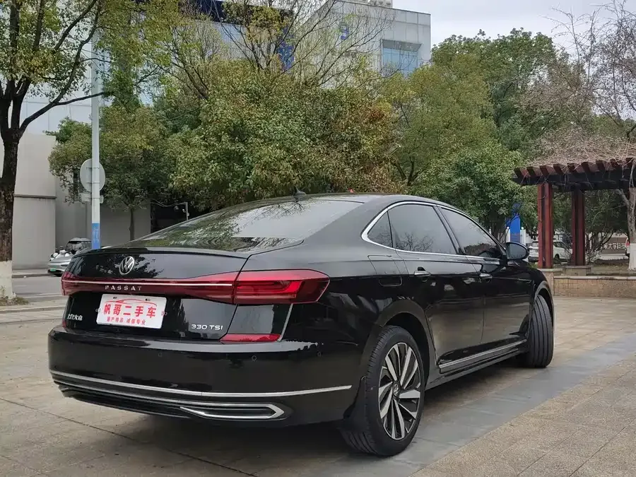Volkswagen Passat Passat 2022 330TSI Starry Sky Deluxe Edition 2022 — миниатюра 2