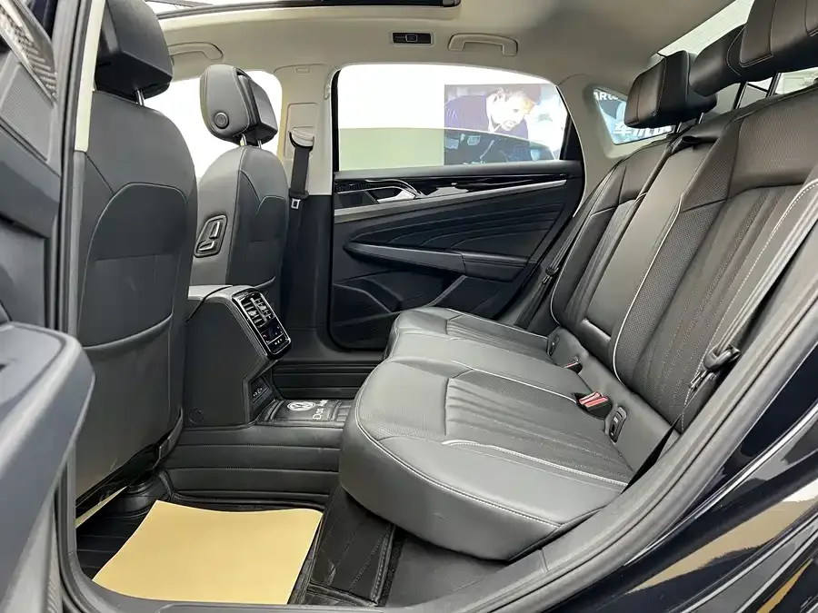 Volkswagen Passat Passat 2023 330TSI Elite Edition 2024 — миниатюра 5
