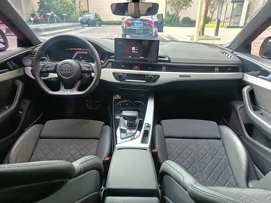 Audi A5 Audi A5 (Imported) 2024 Sportback 40 TFSI quattro Luxury Dynamic Edition 2024 — миниатюра 3