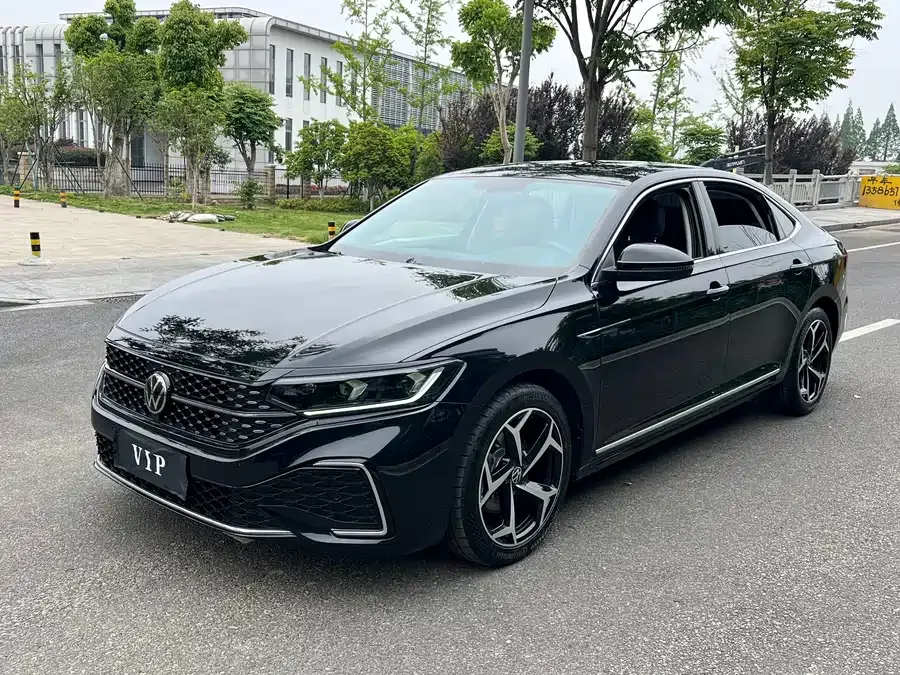 Volkswagen Passat 2024